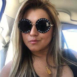 Meet your Posher, Veronica